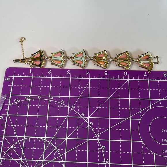 Vintage Coro Thermoset Light Pink Confetti Style Necklace & Bracelet Set RARE - Picture 8 of 9